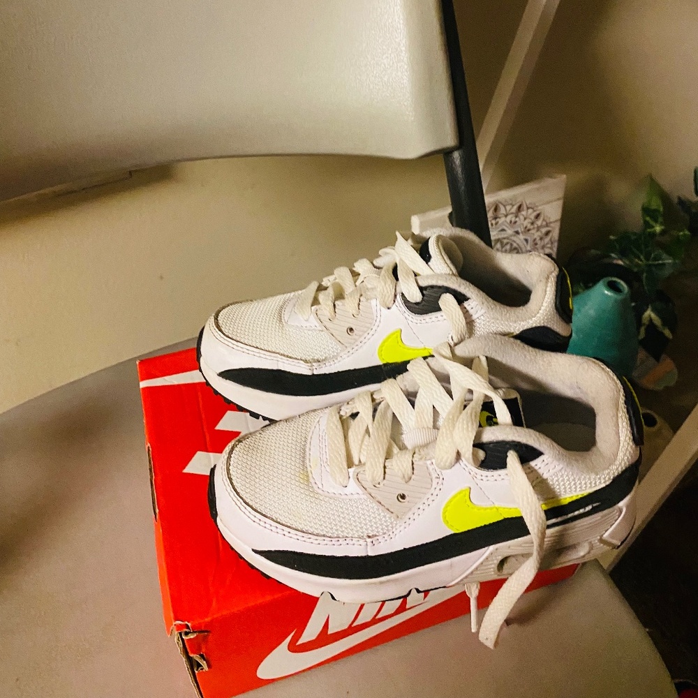 Gently used Nike air max